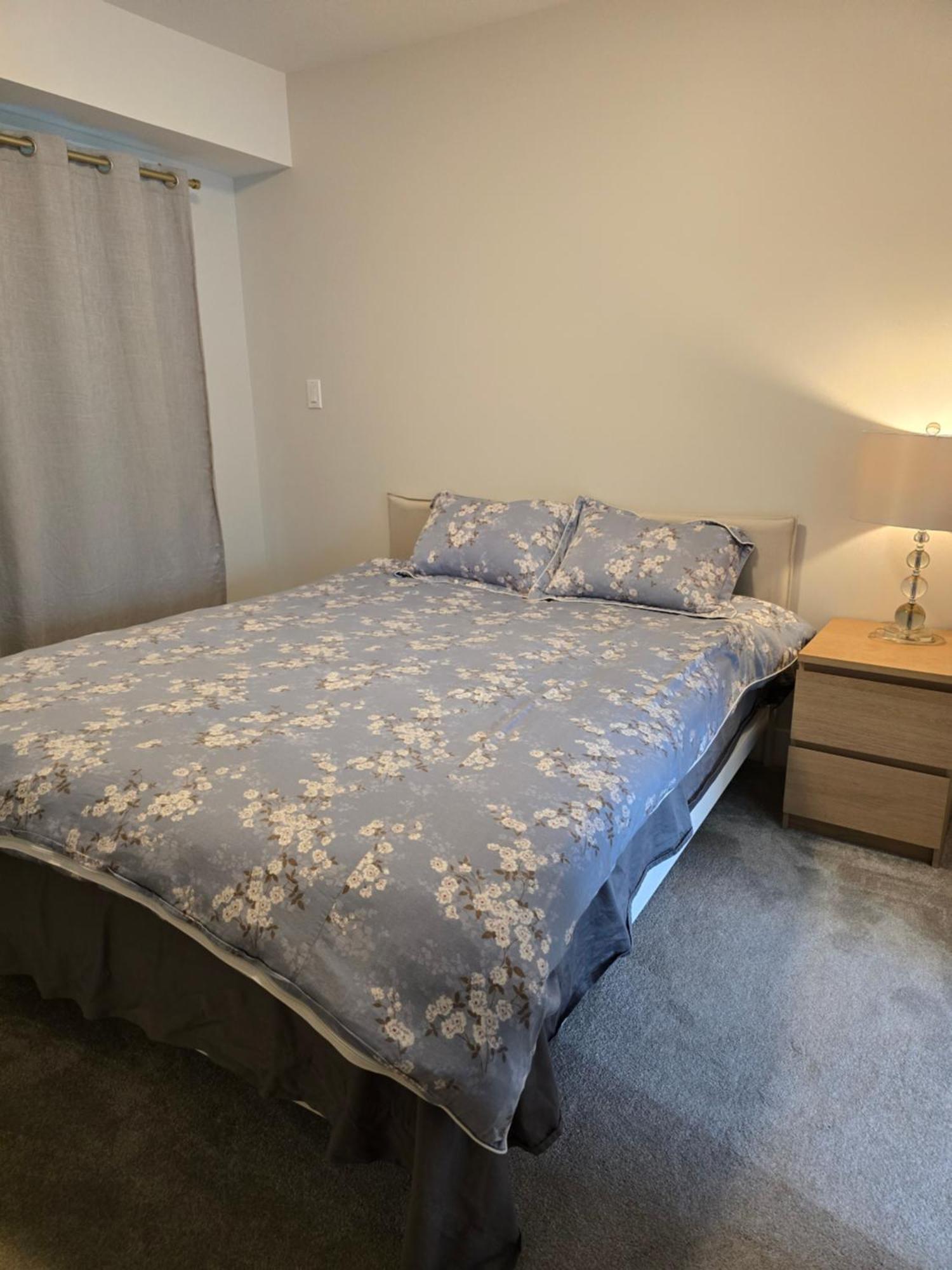 Private 1 Bedroom In Brookswood Langley Exteriör bild