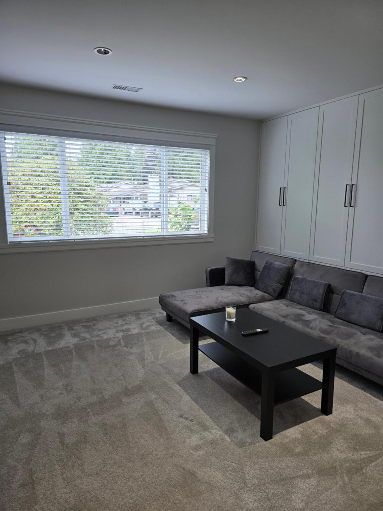 Private 1 Bedroom In Brookswood Langley Exteriör bild